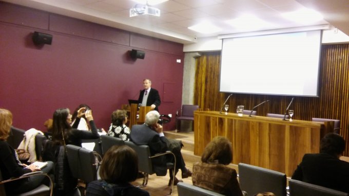 El codirector de la MaestrÃ­a (por Chile) doctor Fernando Lolas Stepke disertÃ³ ante un auditorio colmado de asistentes
