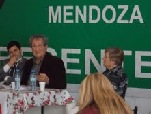 El doctor Horacio Menguira en un momento de la disertación