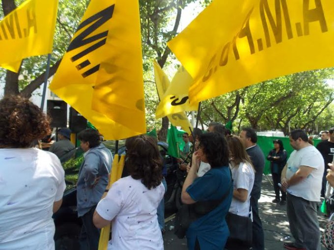 Gran cantidad de gremios se congregaron en la explanada de Casa de Gobierno