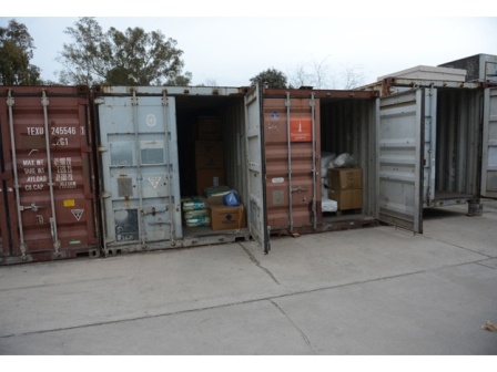 Las imágenes de Diario UNO muestran que estos contenedores son alquilados por 8.000 pesos y utilizados como depósitos