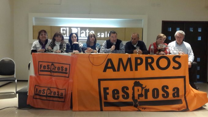 El doctor Jorge Yabkowski, presidente de FESPROSA, cierra las jornadas con las conclusiones del encuentro