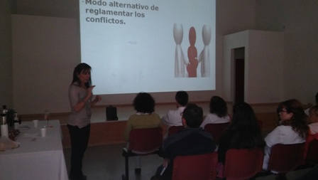 La doctora Cecilia Sanguedolce disertÃ³ frente al auditorio de profesionales del Hospital Carrillo