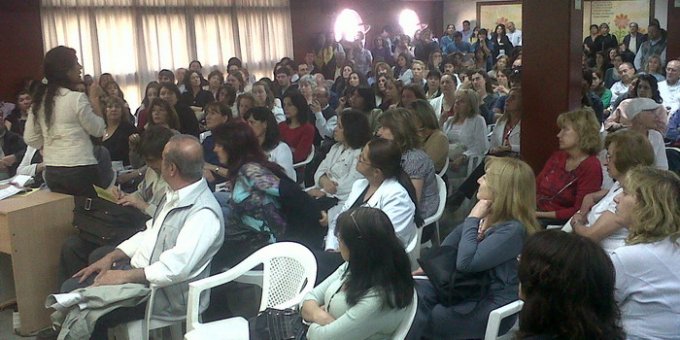 Nutrida reuniÃ³n de profesionales, que efectuaron sus reclamos al ministro Juan Carlos Behler